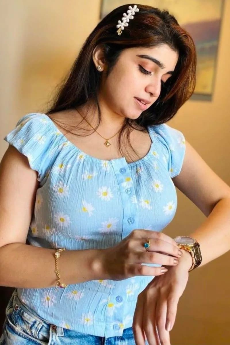 Escorts in Husainganj