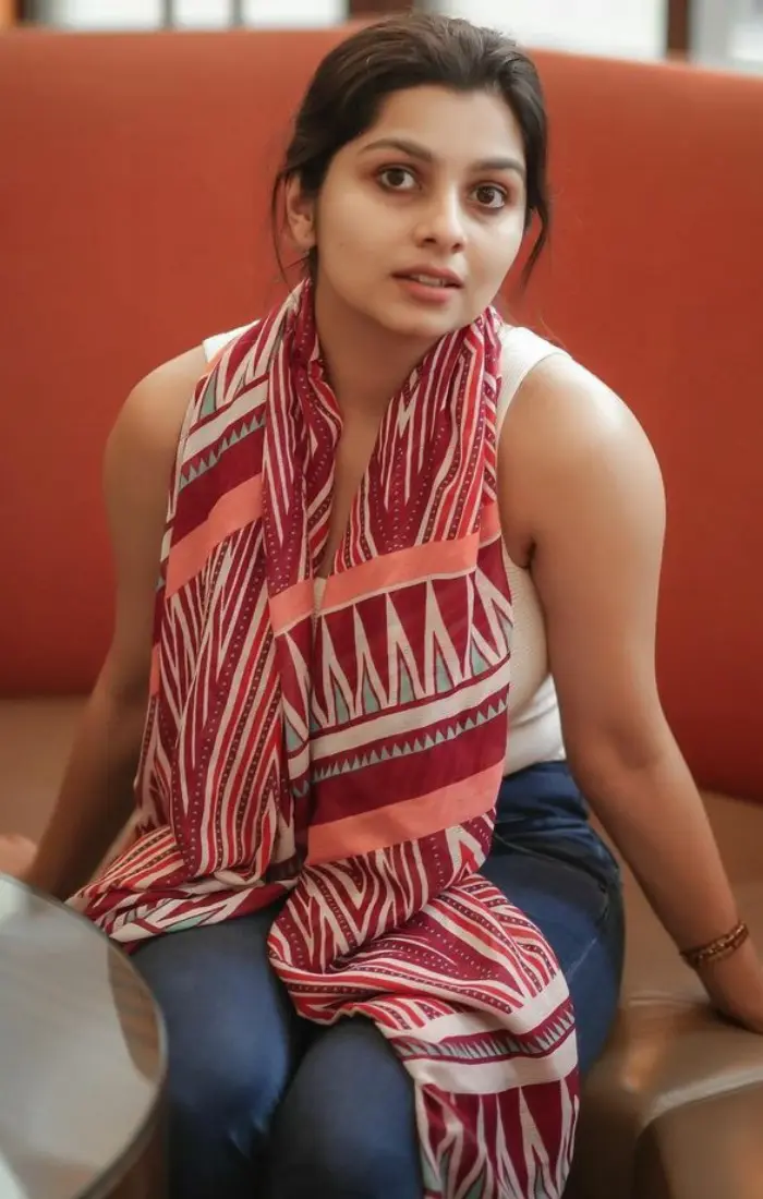 Escorts in Kathigera