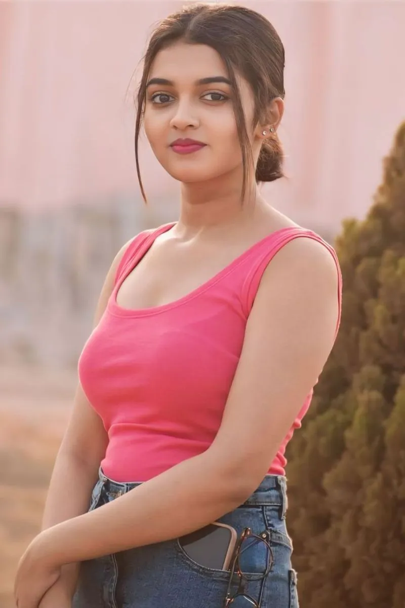  Saumya Basu Lokhandwala Escorts